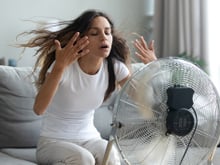 Não precisa ter ar-condicionado em casa para se refrescar: dica prática deixa o ambiente geladinho sem aumentar a conta de luz!