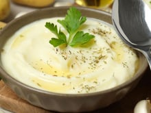 Purê de batatas com creme de leite