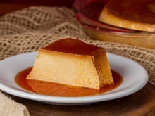 Nem forno, nem airfryer: a receita de pudim de geladeira mais gostosa do TudoGostoso tem calda perfeita e é muito fácil de fazer