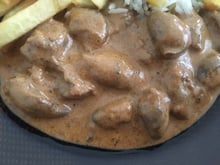 Estrogonofe de coração de galinha