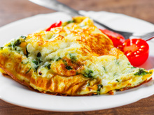 Aprendi a gostar de espinafre com essa receita de omelete: poucos ingredientes, fácil e muito rápida de fazer!