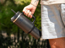 Amazon faz queima de Stanley com copos e garrafas no menor preço do ano