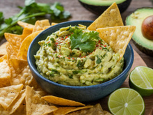 A guacamole nunca mais ficou marrom na geladeira depois que eu aprendi esse truque simples