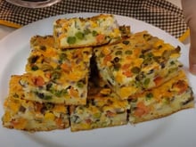 A torta de legumes de liquidificador que salvou o jantar da minha família: eu como bem e ninguém reclama do recheio!