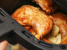 A cozinha agradece: air fryer da Elgin por menos de R$ 200 para facilitar a rotina