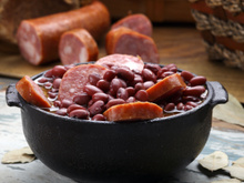Você precisa ler essas dicas antes de escolher a melhor linguiça pro seu feijão ficar perfeito