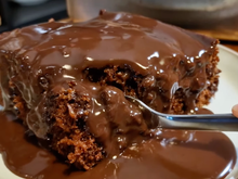Eu bati tudo no liquidificador e fiz um bolo de chocolate incrível, mais fácil impossível!