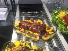 Lombo de porco assado caramelizado com frutas