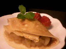 Crepe com doce de maçã