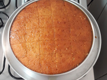 Bolo de laranja molhadinho e superfácil