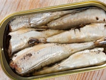 Que tipo de peixe enlatado é melhor não comprar no supermercado?