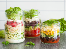 Qual a melhor forma de armazenar sua salada em uma marmita