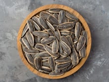 Pesquisadores descobrem que essa pequena semente pode substituir a carne, e ainda é muito barata