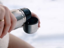 Café quentinho: 4 opções de garrafas térmicas para manter a bebida sempre aquecida