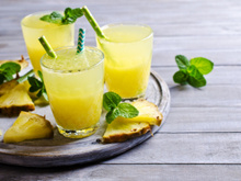 Caipirinha de abacaxi