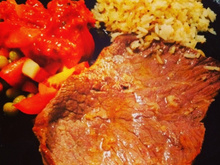 Picanha amanteigada com salada de bruscheta