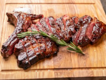 Além da costelinha e da coxa de frango: essas são as melhores carnes para assar na airfryer, segundo o TudoGostoso