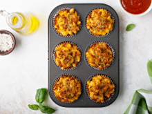 Muffin de macarrão com queijo e bacon
