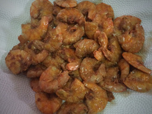 Camarão rosa ao alho e óleo