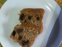 Bolo de maçã com canela e uvas passas