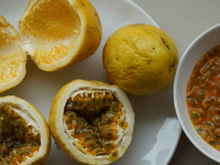 Nunca mais jogue fora a casca do maracujá ao fazer suco (ela faz toda a diferença no preparo!)