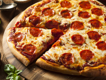 Sobrou pizza? Aprenda a requentá-la sem deixá-la borrachuda