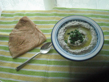 Pasta de berinjela com tahine (babaghanouj)