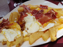 Já comeu ovos rotos? Aprendi como fazer na Espanha e agora só como assim: é um prato fácil e rápido e fica delicioso