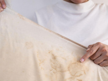 O que significam as manchas amareladas nos travesseiros? Atenção, pode ser sinal de problemas!