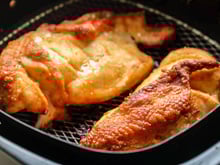 Como garantir que seu frango fique crocante na airfryer com essas dicas