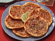 Receita de esfiha: 5 opções com massa e recheio deliciosos