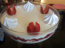 Doce de morango com chantili