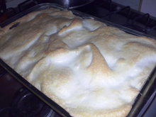 Deliciosa torta de maçã com merengue