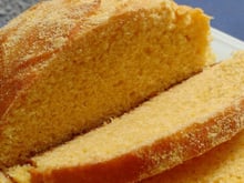Pão de milho fofinho que derrete na boca: TudoGostoso ensina receita caseira fácil e irresistível