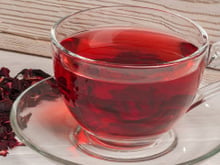 Chá de hibisco com louro e canela: essa receita de 3 ingredientes chama atenção pelos benefícios e é muito fácil de fazer em casa