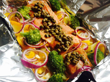 Salmão com alcaparras