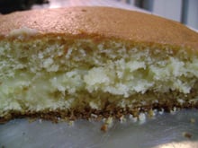 Bolo gelado de coco com abacaxi