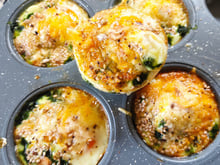 Muffin de ovos e espinafres