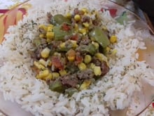 Carne moída com milho e pimentão
