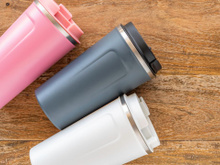 5 tipos de bebidas que não devem ser colocadas em um copo térmico