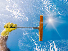 Com quantos anos você descobriu que não pode limpar a janela em dias de sol?