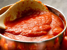 Meu molho de tomate caseiro fica melhor que o pronto depois que eu aprendi a temperar do jeito certo!