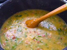 Caldo de aipim com frango e calabresa
