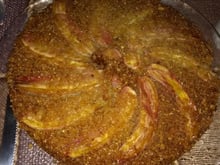 Bolo de banana caramelizada e aveia