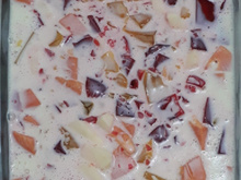 Salada de fruta cremosa com gelatina