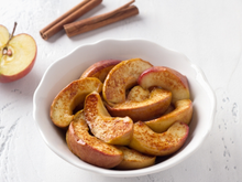 Por que a maçã cozida é considerada um remédio natural? Esses 5 benefícios vão te surpreender