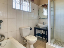 Veja o que um encanador diz que você nunca deve usar no vaso sanitário de sua casa se quiser evitar problemas