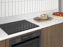 Cooktop de indução Oster facilita o preparo das refeições e está pela metade do preço
