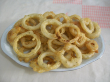 Anéis de cebola na cerveja