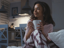 Se você precisa de uma boa noite de sono, faça uma dessas 5 bebidas para dormir mais rápido